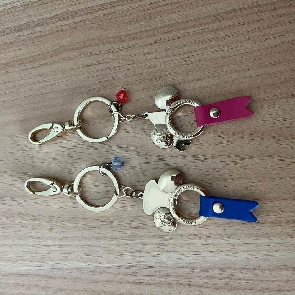 TOKYO DISNEY Mickey Mouse and Minnie Matching Train Handle Keychains Blu…